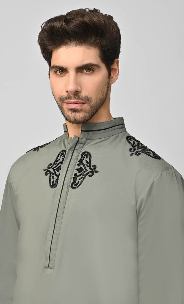 New Modest Islamic Mens Thobe/Juba With Embroidery And Pockets - Grey - Final Sale - EastEssence.com