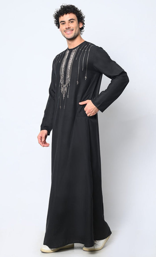 Ornate Reverence: Islamic Embroidered Men's Black Thobe with Pockets - EastEssence.com