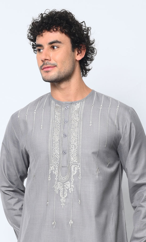 Ornate Reverence: Islamic Embroidered Men's Grey Thobe with Pockets - EastEssence.com