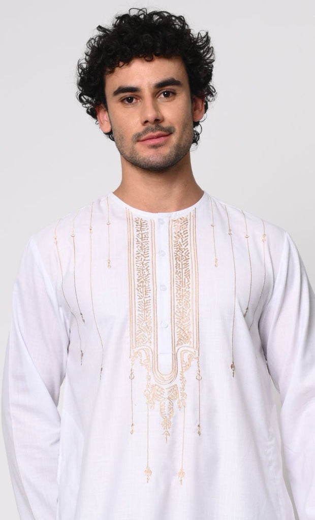 Ornate Reverence: Islamic Embroidered Men's White Thobe with Pockets - EastEssence.com