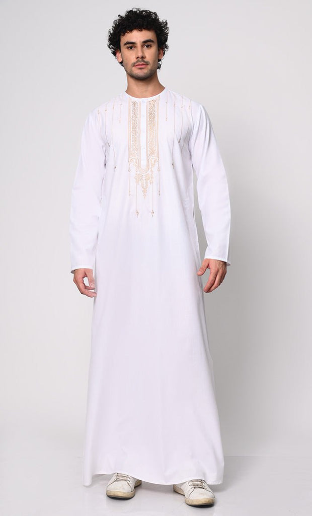 Ornate Reverence: Islamic Embroidered Men's White Thobe with Pockets - EastEssence.com