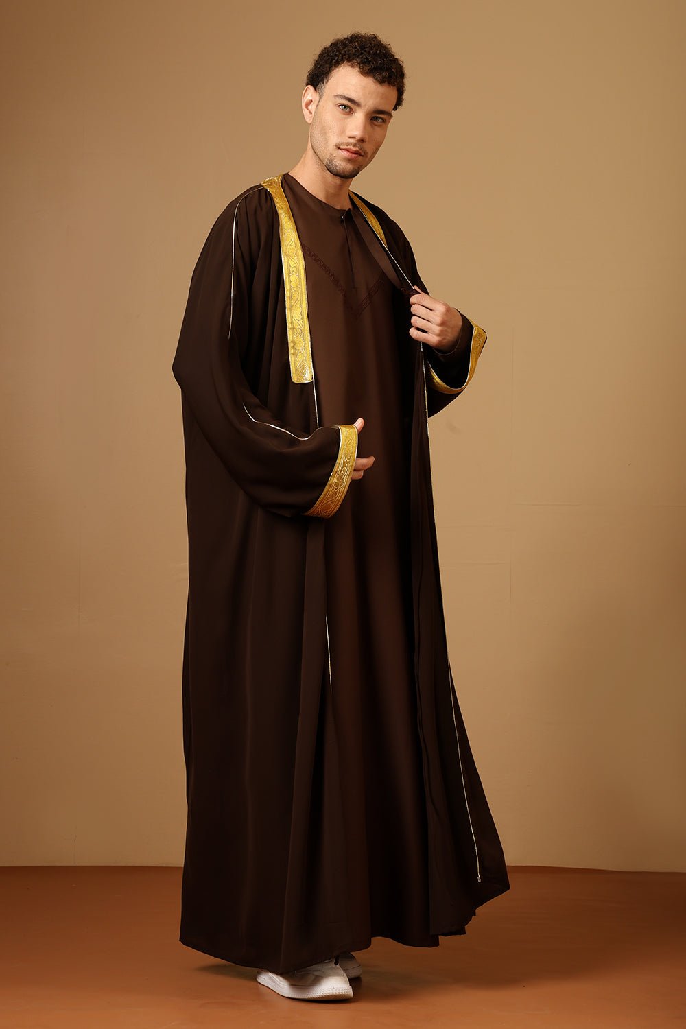 Traditional Arabic Brown Bisht matching inner Set with Drawstring Tie - EastEssence.com