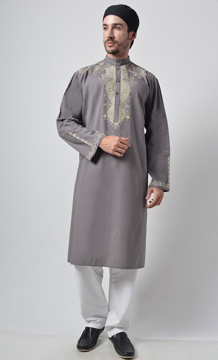 Tunique en coton à empiècement brodé à motifs anciens