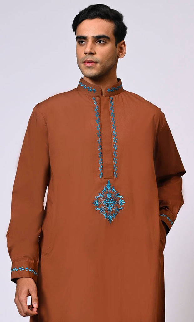 Artisanal Embroidery: Men's Brown Embroideerd Thobe With Pockets - EastEssence.com