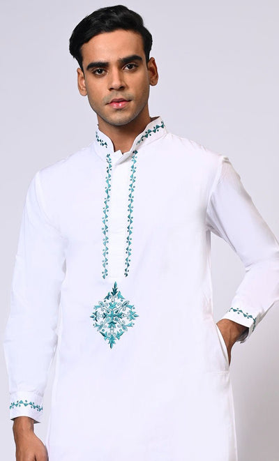 Artisanal Embroidery: Men's White Thobe Crafted with Attention to Detail - EastEssence.com
