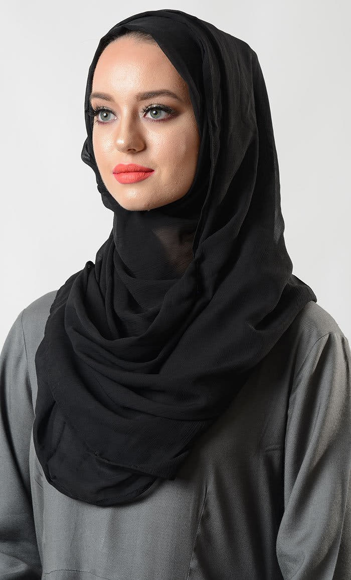 وشاح حجاب أساسي للارتداء اليومي