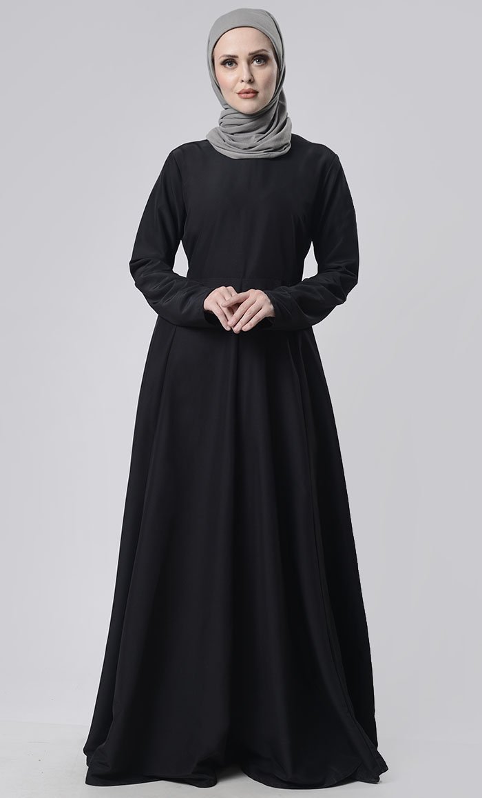 Basic Front Box Pleat Abaya With Pockets - EastEssence.com