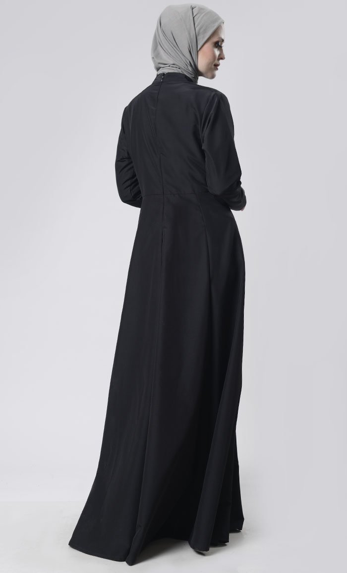 Basic Front Box Pleat Abaya With Pockets - EastEssence.com