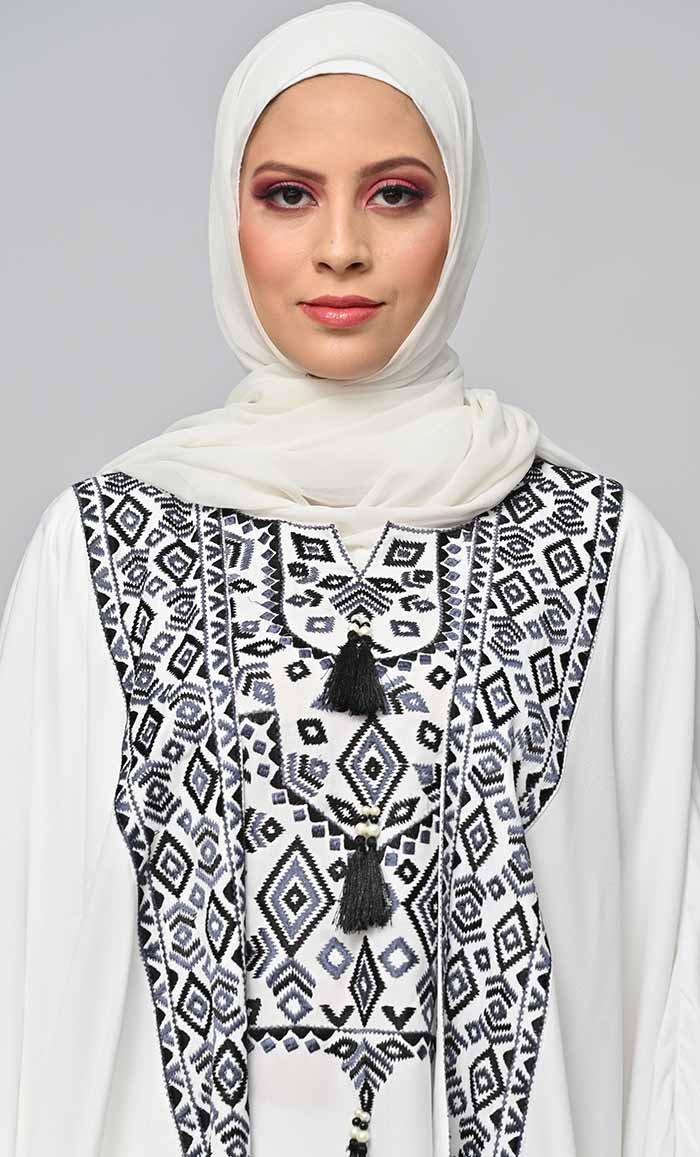 Buy Islamic Black Embellished Embroidery 3Pc Set - EastEssence.com