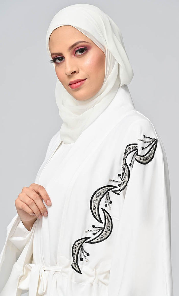Buy Islamic Hand And Machine Embroidered Shrug\Bisht With Inner - EastEssence.com