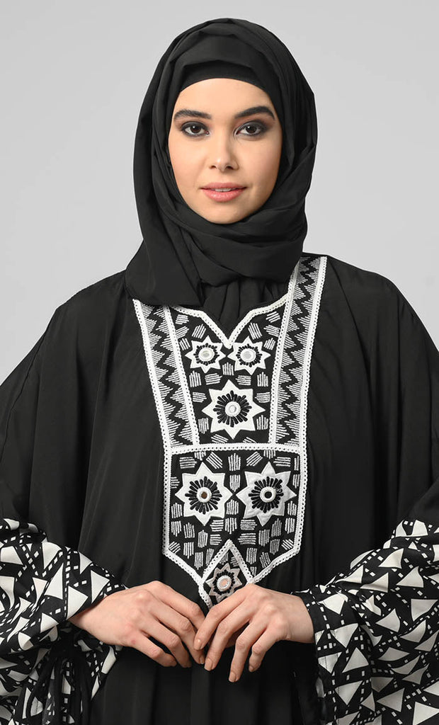 Egyptian Black & White Stripe Print Side Panel Kaftan Style Long Abaya - EastEssence.com
