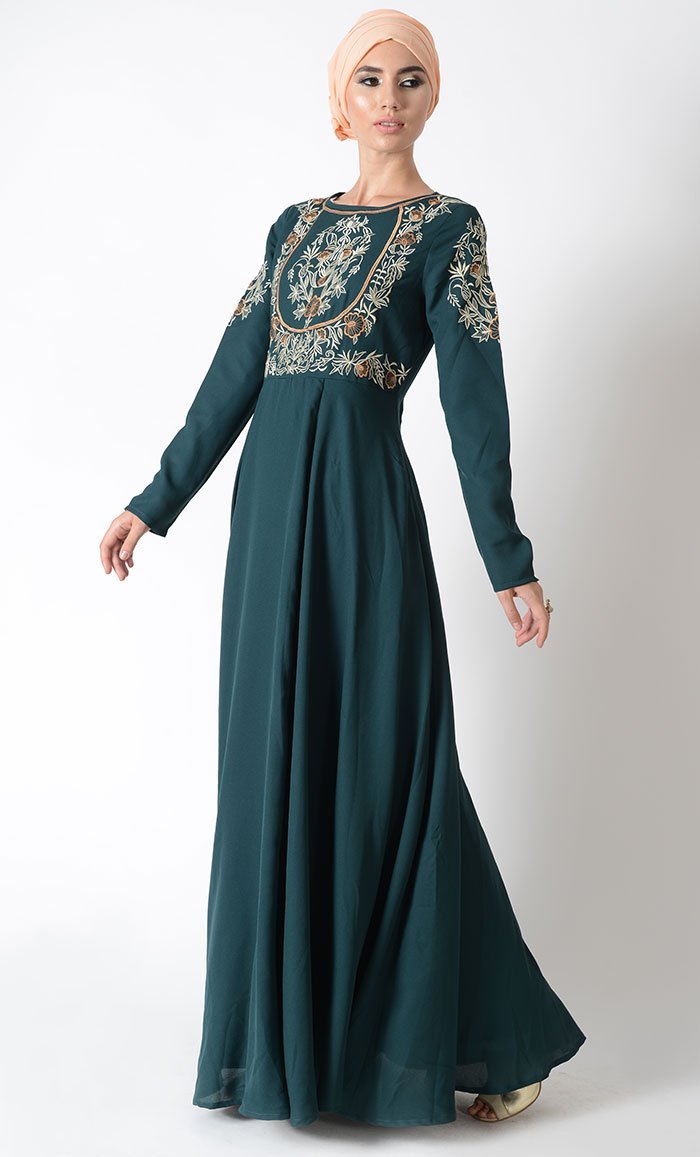 Floral embroidered tradtitional abaya dress and hijab set - EastEssence.com