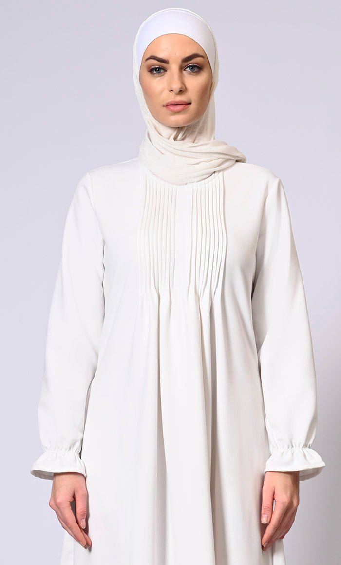 Graceful Gatherings: White Pleated Front Abaya with Elastic Sleeves - EastEssence.com
