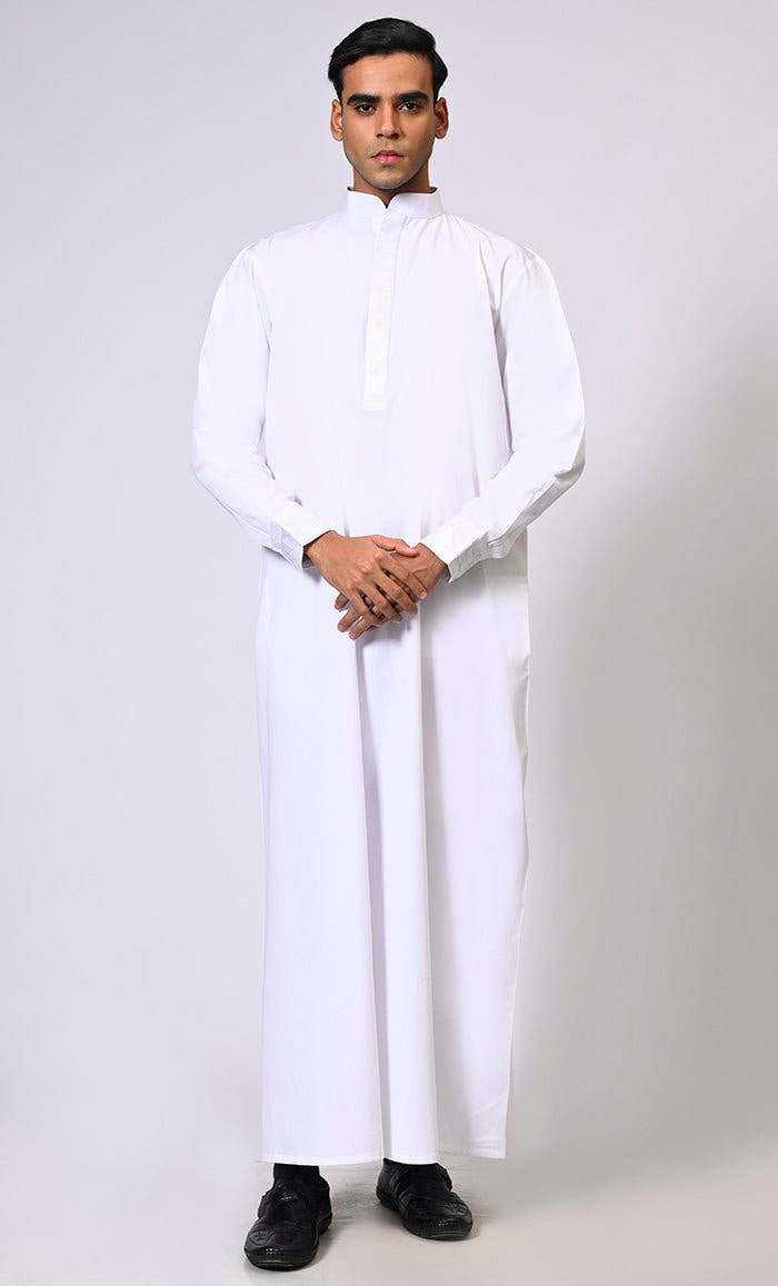 Men’s White Thobe with Geometrical Embroidery Detail & Pockets