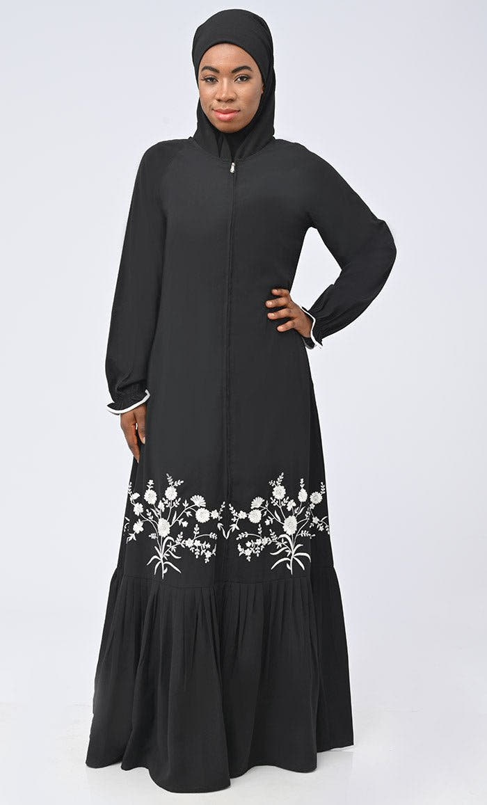 Abaya indienne modeste blanche brodée avec poches
