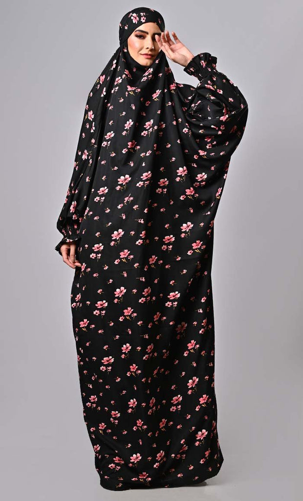 Modest Islamic printed khimar with elasted cuffs