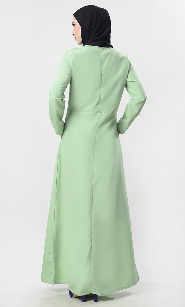 Modest Pleated Abaya With Pockets - EastEssence.com