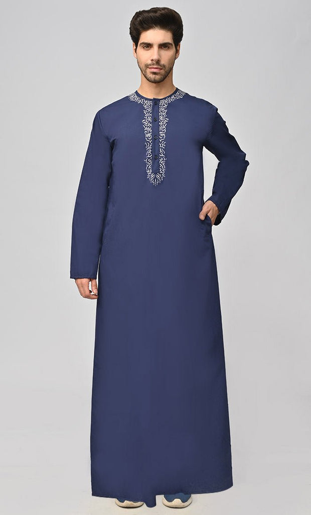 Arabic Traditional Full Length White Dress for Men Stock Image - Image of  arab, dubai: 199180249