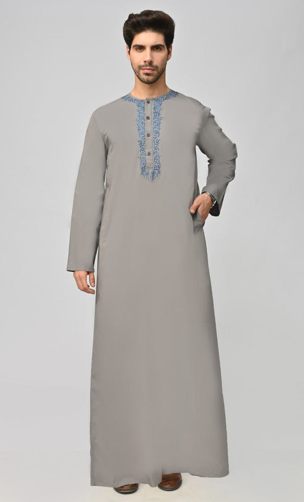 New Islamic Mens Thobe/Juba With Embroidery And Pockets - EastEssence.com