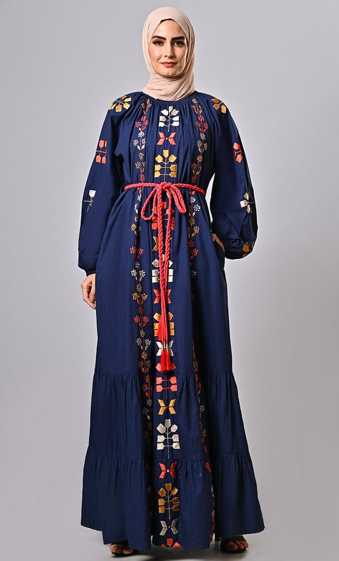 Abaya bohème bleu marine brodée à la machine