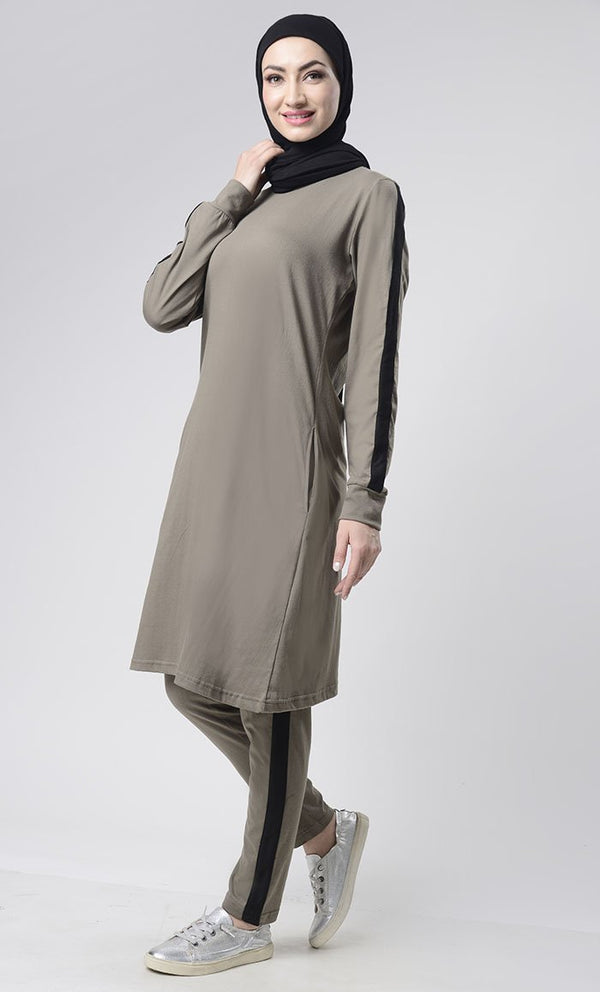 Side detailed Black Stripes Sport/Gym Set