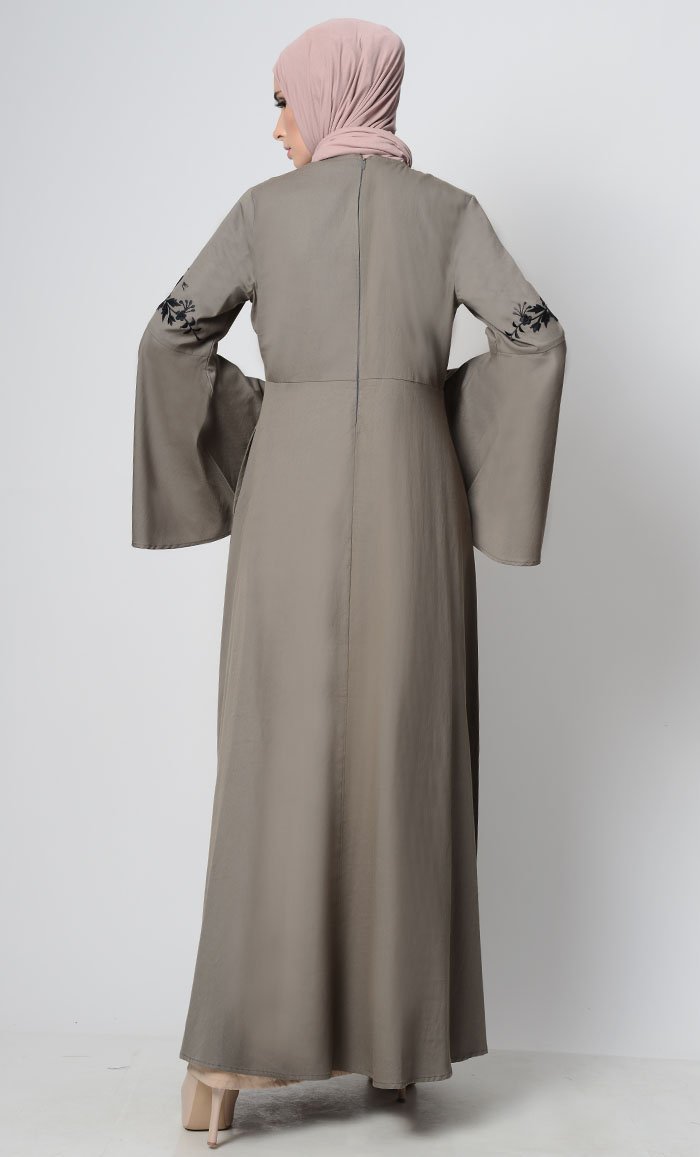 Vintage Vibe Embroidered Abaya - EastEssence.com