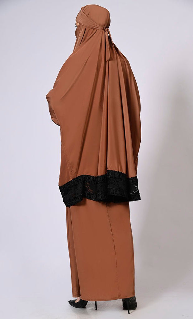 Abaya Set with Stylish Lace Detailing