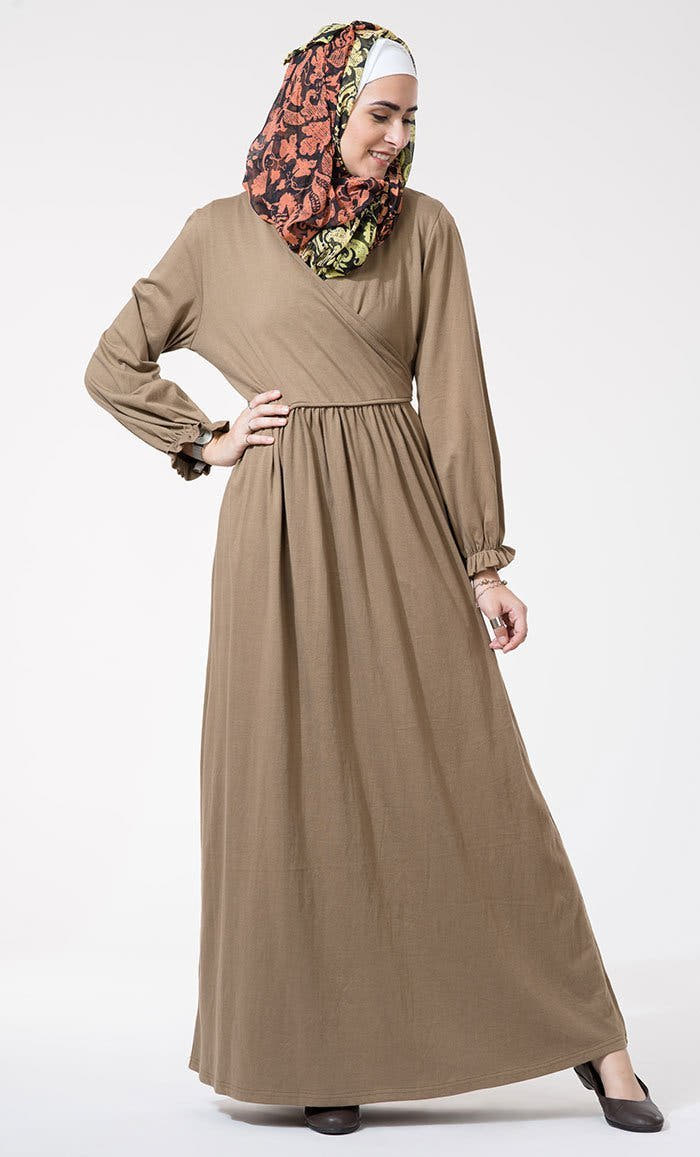 Abaya portefeuille avec manches à volants
